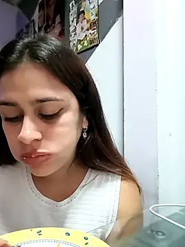 Latina sexy1 online show from October 12, 2025, 2:35 am