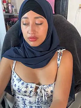 adila anich online show from September 25, 2025, 12:05 am