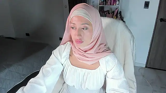 adila anich online show from March 7, 2026, 1:01 am