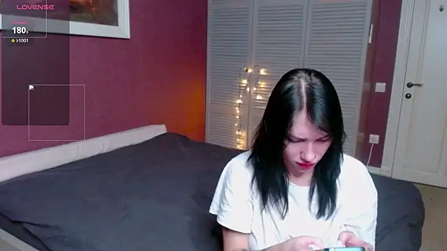 Snapshot of Laura_Key chatting on October 29, 2025, 8:30 pm Laura Key online show from October 29, 2025, 8:30 pm