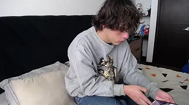 Santiago kiler online show from February 18, 2025, 12:49 pm