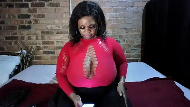 Snapshot of DIRTIENASTY chatting on February 25, 2026, 6:46 am DIRTIENASTY online show from February 25, 2026, 6:46 am