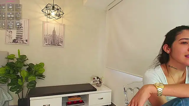 Sassy--Girl online show from September 25, 2025, 6:14 pm