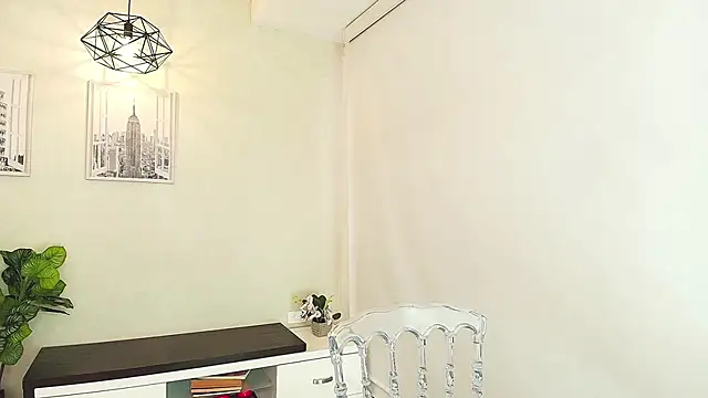 Sassy--Girl online show from September 18, 2025, 6:11 pm