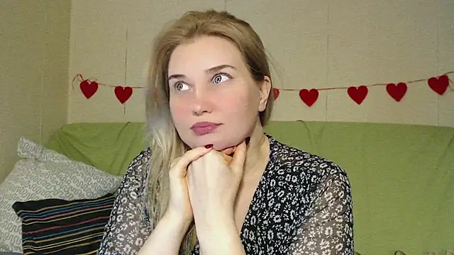 mmmPinUpGirl online show from April 30, 2026, 8:49 pm