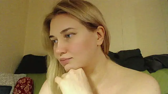 mmmPinUpGirl online show from October 4, 2025, 5:03 pm