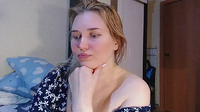 Snapshot of mmmPinUpGirl chatting on June 20, 2026, 7:52 pm mmmPinUpGirl online show from June 20, 2026, 7:52 pm