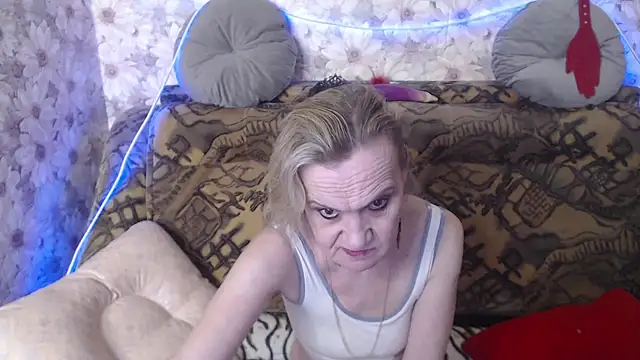 MissBekker online show from March 18, 2025, 11:20 pm