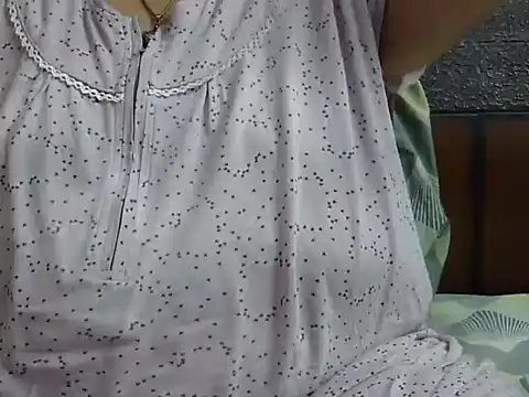 Snapshot of Kavya_XX chatting on July 17, 2026, 1:36 am Kavya XX online show from July 17, 2026, 1:36 am