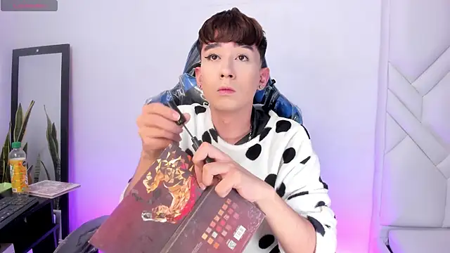 Snapshot of Chris_boy_ chatting on January 6, 2026, 8:29 am Chris boy online show from January 6, 2026, 8:29 am