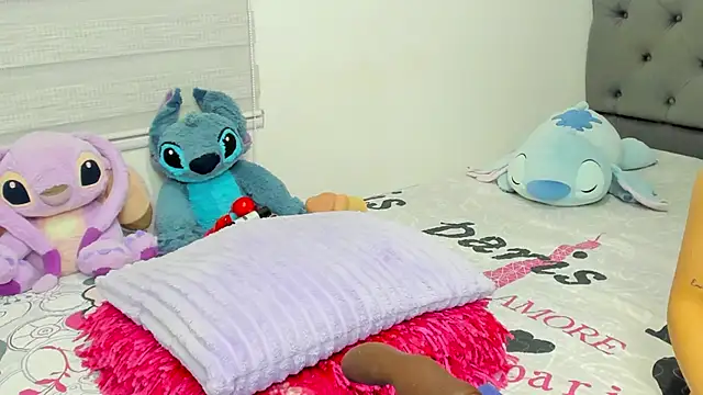 Elizabeth 18  online show from October 4, 2025, 3:08 am