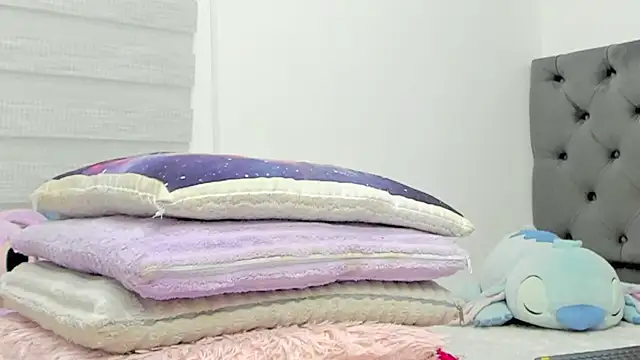 Snapshot of Elizabeth_18_ chatting on July 29, 2026, 3:39 am Elizabeth 18 online show from July 29, 2026, 3:39 am