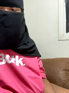 Snapshot of Submissive_Arab chatting on October 6, 2025, 5:24 pm Submissive Arab online show from October 6, 2025, 5:24 pm