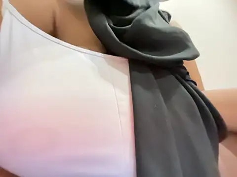 Submissive Arab online show from July 5, 2026, 10:05 pm