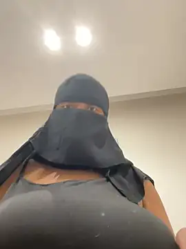 Snapshot of Submissive_Arab chatting on June 23, 2026, 1:03 am Submissive Arab online show from June 23, 2026, 1:03 am