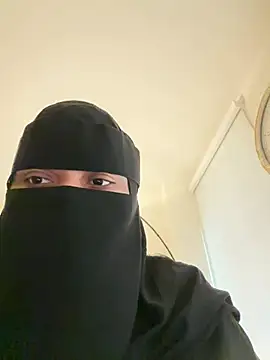 Snapshot of Submissive_Arab chatting on May 29, 2026, 11:33 pm Submissive Arab online show from May 29, 2026, 11:33 pm