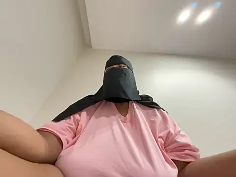 Submissive Arab online show from March 27, 2026, 11:05 pm