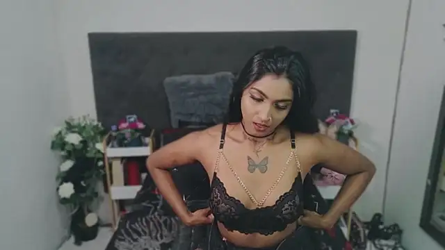Delilah Blazee online show from June 18, 2026, 7:41 pm