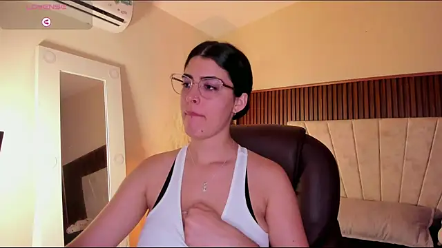  Niah  online show from September 25, 2025, 8:37 pm