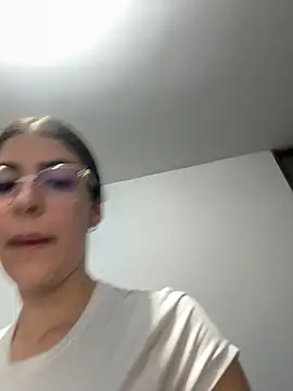  Niah  online show from November 15, 2025, 1:09 am