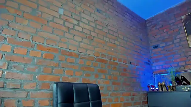 MistressMilana online show from February 6, 2025, 2:26 pm