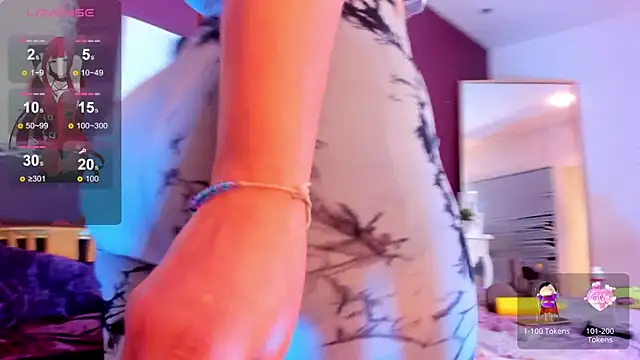 Mia-Bloom online show from March 7, 2025, 10:35 am