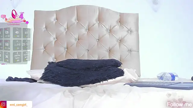 emily campbell  online show from March 18, 2025, 5:01 pm