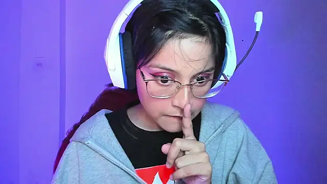 Snapshot of Little_Lisy chatting on December 4, 2025, 4:00 am Little Lisy online show from December 4, 2025, 4:00 am