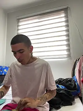 sorry-mom69 online show from October 8, 2025, 4:29 pm