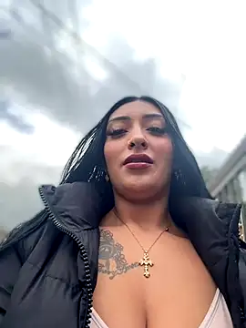 Kathy bella18 online show from December 2, 2025, 1:35 pm