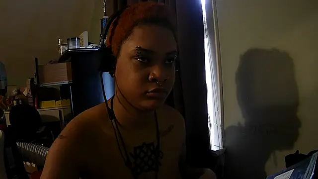 nickytheehawtie online show from May 1, 2026, 5:07 pm