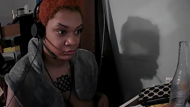 nickytheehawtie online show from May 3, 2026, 8:30 am