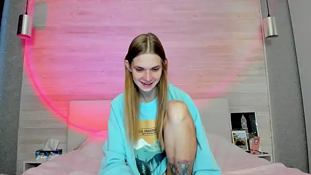 molly hunt  online show from December 5, 2025, 5:17 am