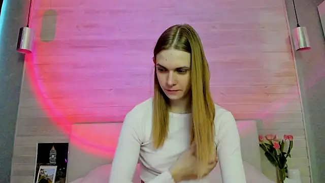 molly hunt  online show from March 6, 2026, 3:56 am