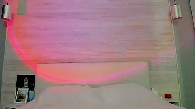 molly hunt  online show from March 3, 2026, 3:57 am