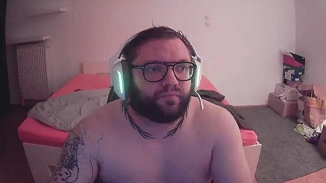 tiltusmaximusv online show from February 11, 2025, 6:22 pm