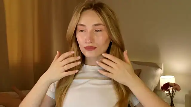 Snapshot of bella__rose chatting on February 27, 2026, 1:33 pm bella rose online show from February 27, 2026, 1:33 pm