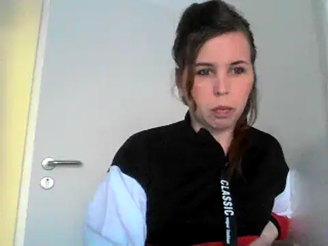 loveis007 online show from February 25, 2025, 2:26 pm