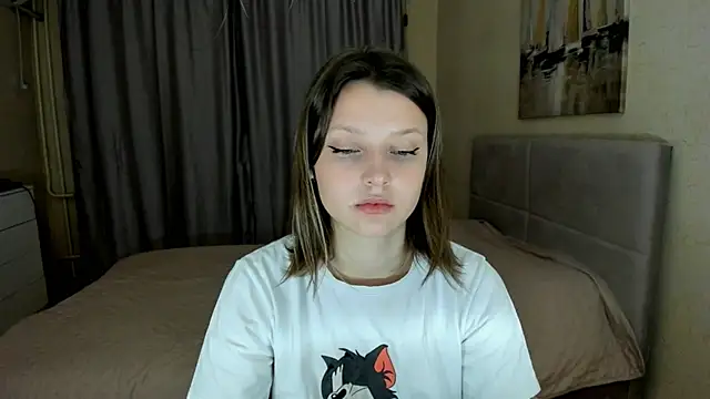 SoniNesti online show from October 14, 2025, 2:28 pm