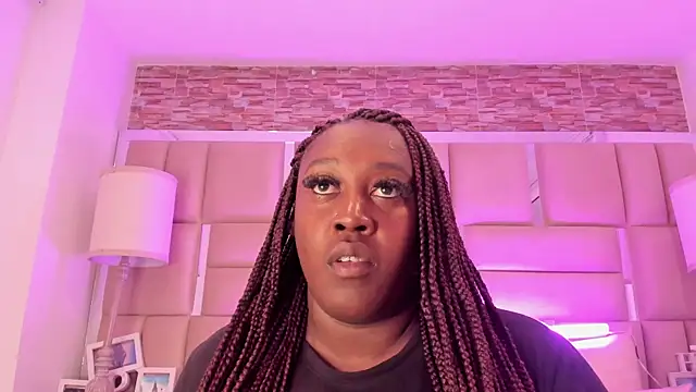 ShaniaBrownn online show from May 12, 2026, 7:31 pm