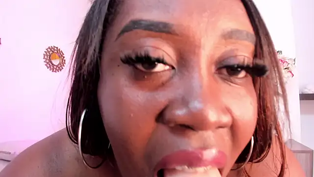 ShaniaBrownn online show from March 14, 2025, 11:00 pm