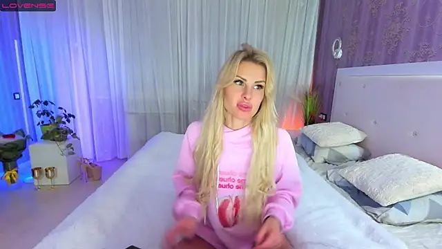 MirandaQueen online show from January 4, 2025, 4:44 am