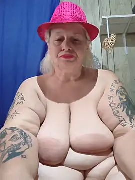 DavisDesires online show from June 16, 2026, 12:27 pm