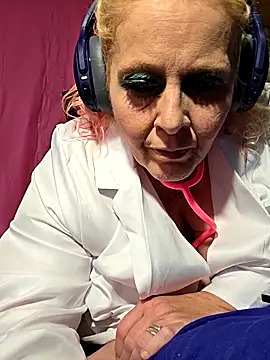 Snapshot of DavisDesires chatting on March 3, 2026, 2:02 pm DavisDesires online show from March 3, 2026, 2:02 pm