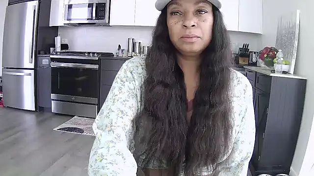 MSweetLindaParks online show from August 6, 2026, 3:07 pm