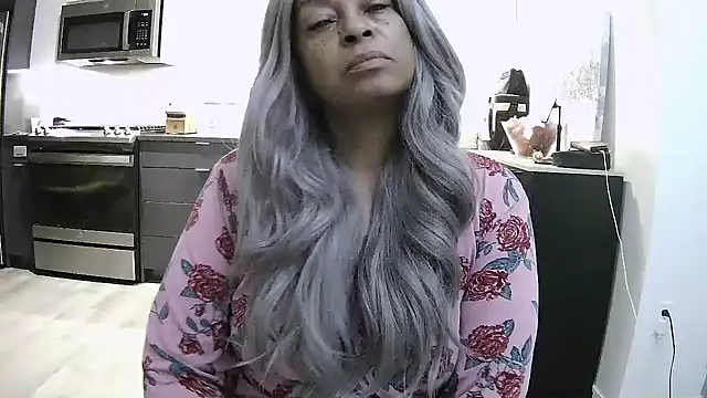 MSweetLindaParks online show from July 19, 2026, 9:06 am