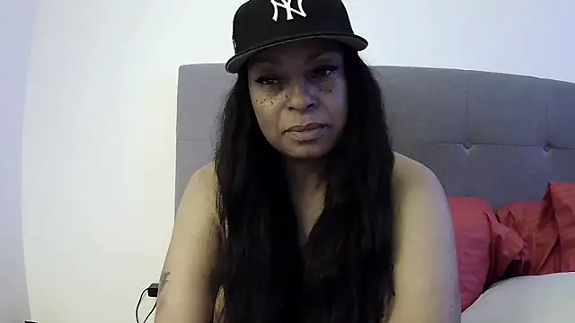 MSweetLindaParks online show from June 11, 2026, 12:23 am