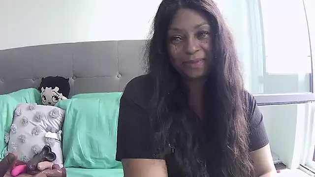 MSweetLindaParks online show from June 27, 2026, 6:36 pm