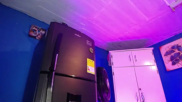 Lunahoney1 online show from September 18, 2025, 7:17 pm