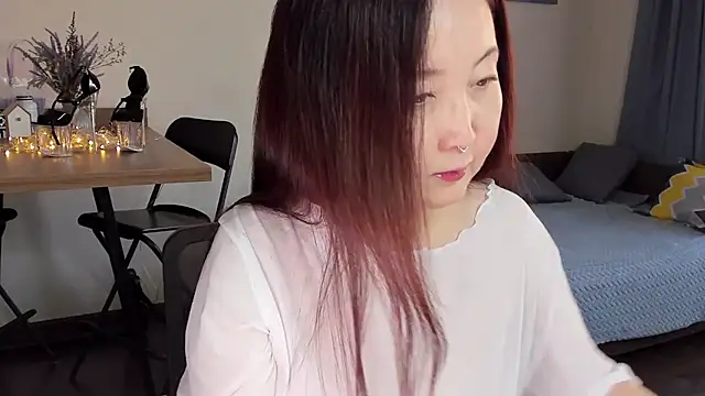 AvroraSakura online show from October 3, 2025, 2:07 pm